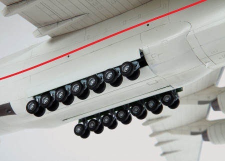 Сборная модель: Советский транспортный самолет Ан-225 "Мрия", З-7035
